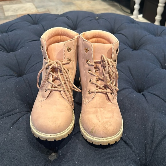 Pink boots. Size 5. Lace up with zipper. Sparkly pink laces. - Picture 2 of 6